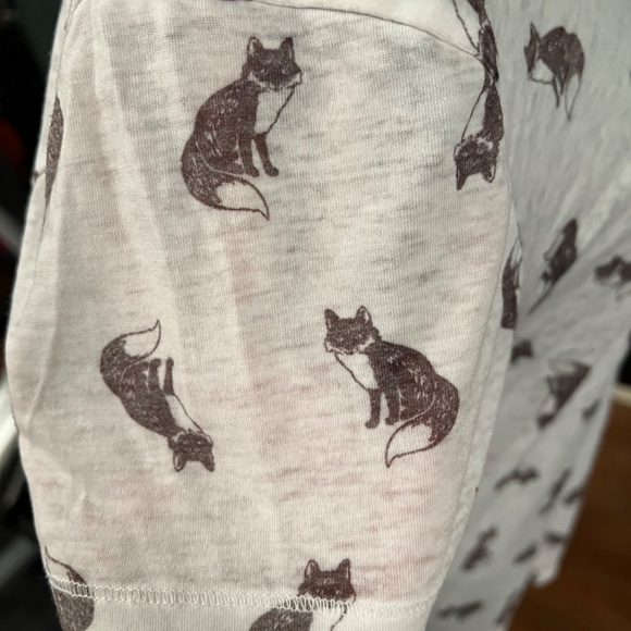 MUDD v-neck tshirt with fox details size xl - Picture 3 of 6